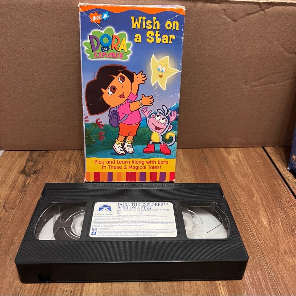 Nickelodeon Dora the Explorer VHS - Black and Yellow